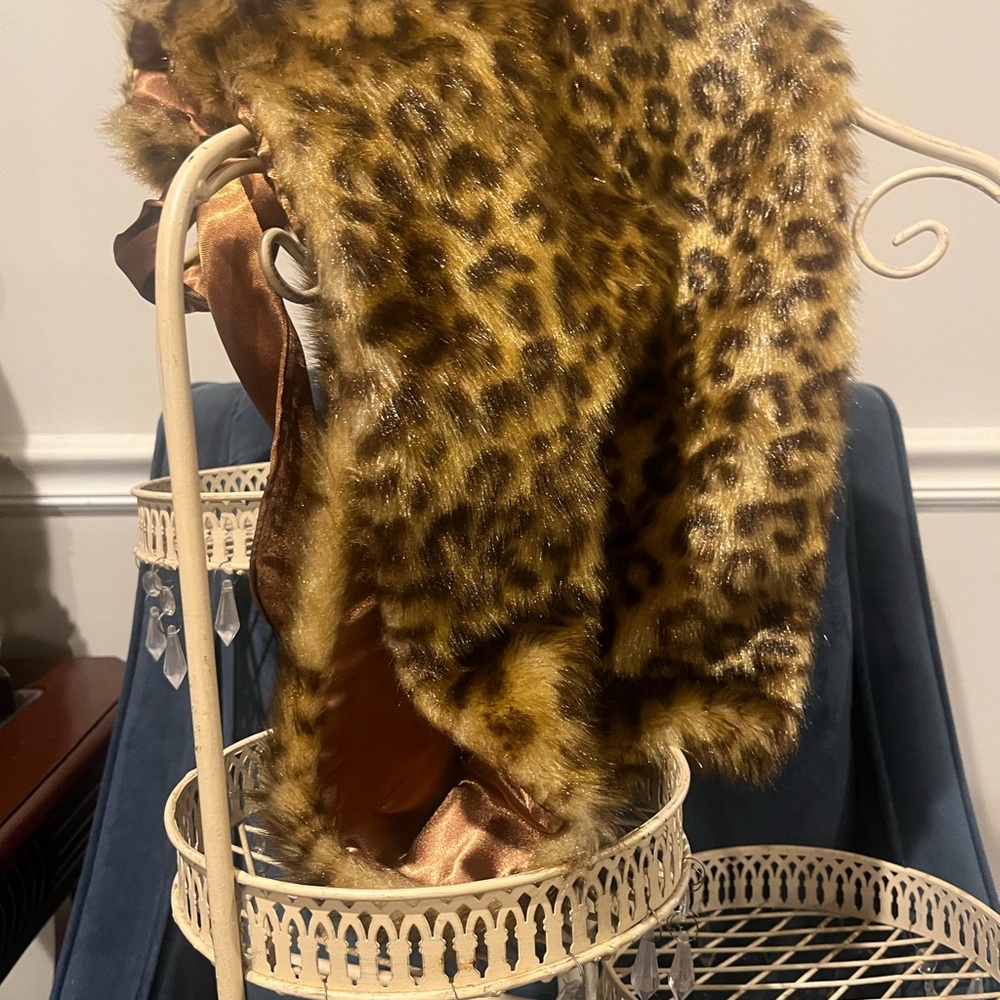 Leopard Print Faux Fur Scarf